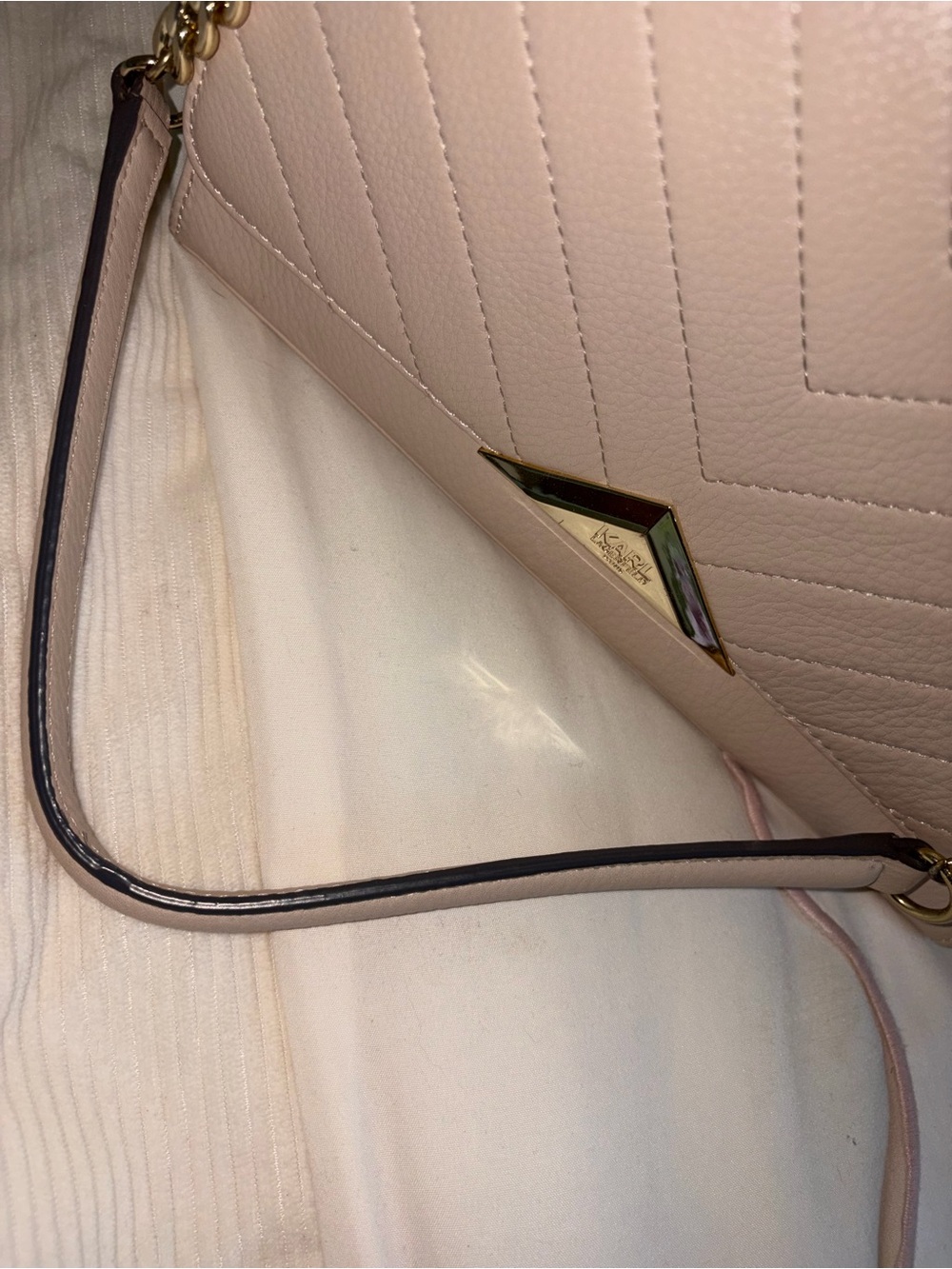 Karl Lagerfeld Paris Quilted Blush Crossbody Shoulder Bag Gold Chain EUC - Picture 7 of 10